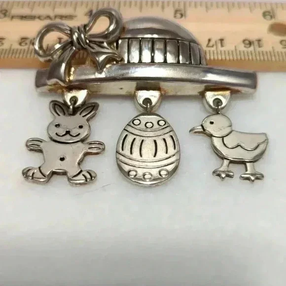 Vintage Easter  Best brooch - Picture 2 of 3